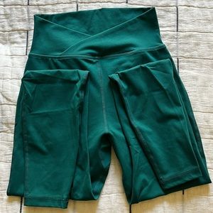 Alphalete cross front leggings